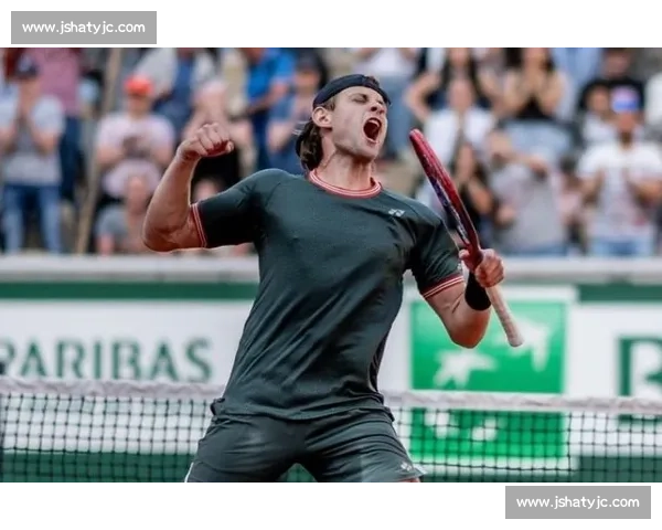 贝尔赫斯直落两盘横扫奥佩尔卡，强势晋级巡回赛决赛